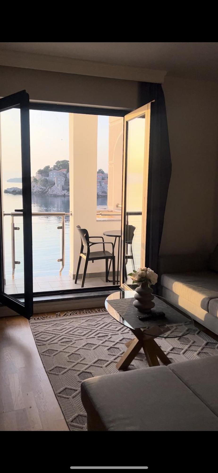 Luna Apartman Sveti Stefan